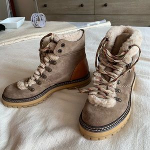 Sz 7.5 NEVER WORN Chloe winter boots